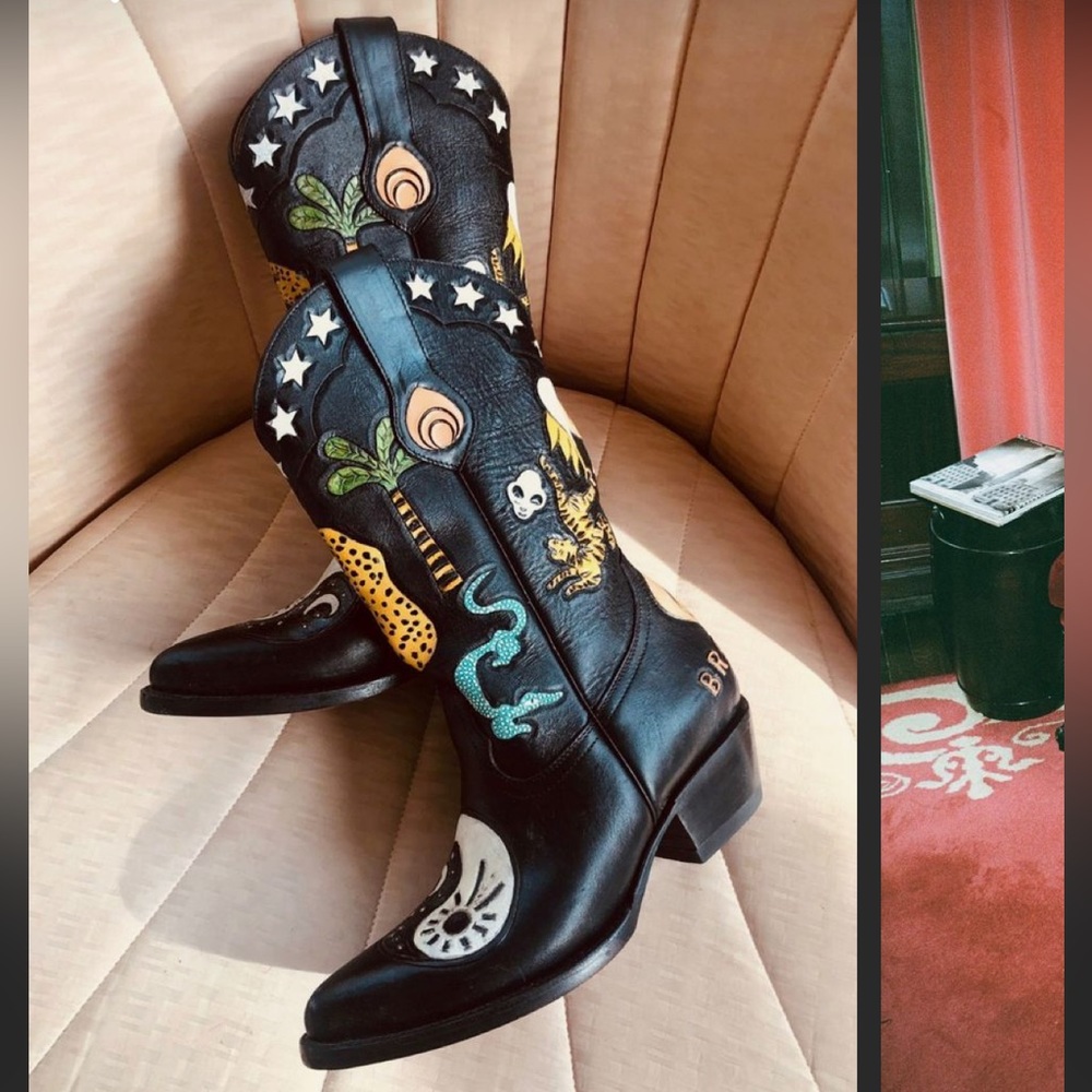 ISO DOODLE BOOTS